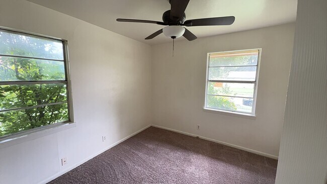 Foto del edificio - Upgraded 4 bedroom 2.5 bathroom house!  HOUSING ACCEPTED! MOVE-IN SPECIAL!
