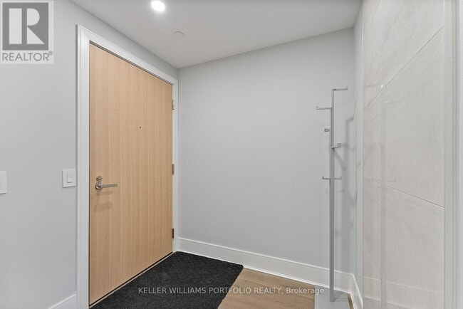 Building Photo - 5 Soudan Ave