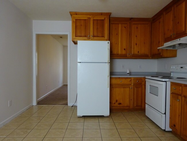 Building Photo - 136 Lainmark Dr