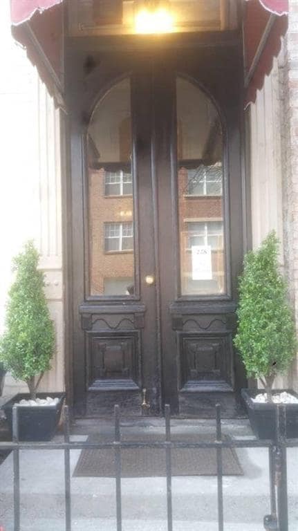 Building Photo - 228 Madison St