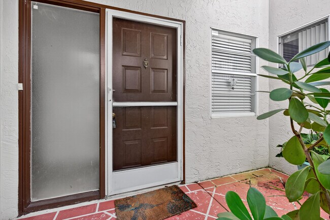 Building Photo - 6070 Sunny Manor Ct