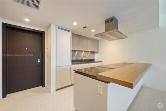 Building Photo - 1000 Brickell Plaza