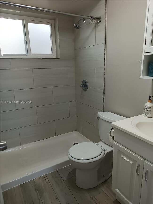 Building Photo - 1818 Fillmore St