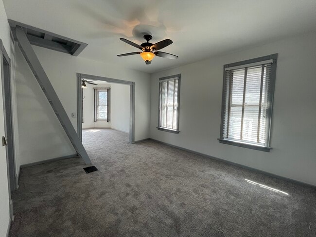 Dining into living - 544 E Linus St