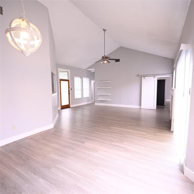 Building Photo - 9312 Doliver Dr