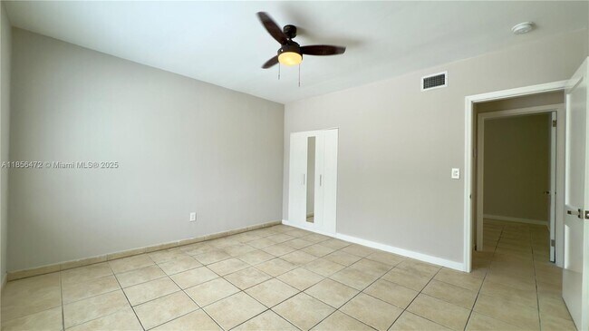 Foto del edificio - 534 SW 6th Ct