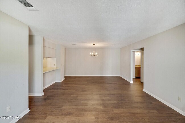 Foto del edificio - 7125 N Lagoon Dr