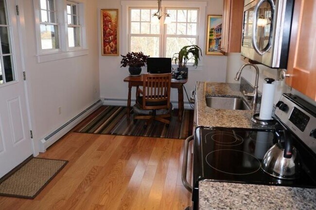 Building Photo - 1 bedroom in Gloucester MA 01930