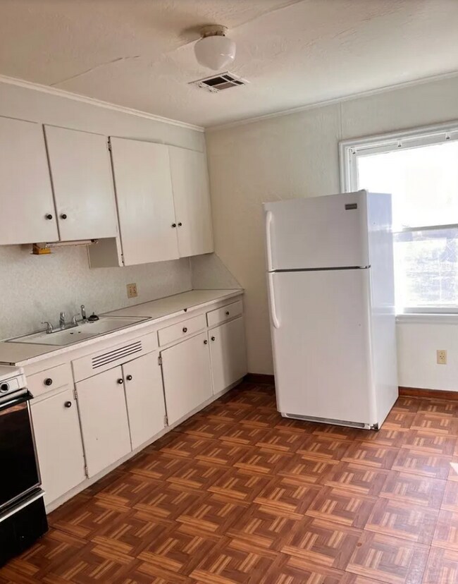 Foto del edificio - 2713 E Maine Ave