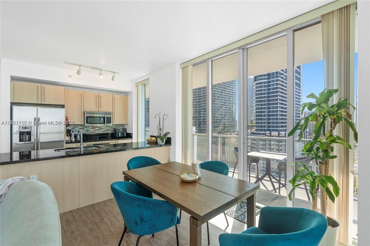 Foto principal - 79 SW 12th St