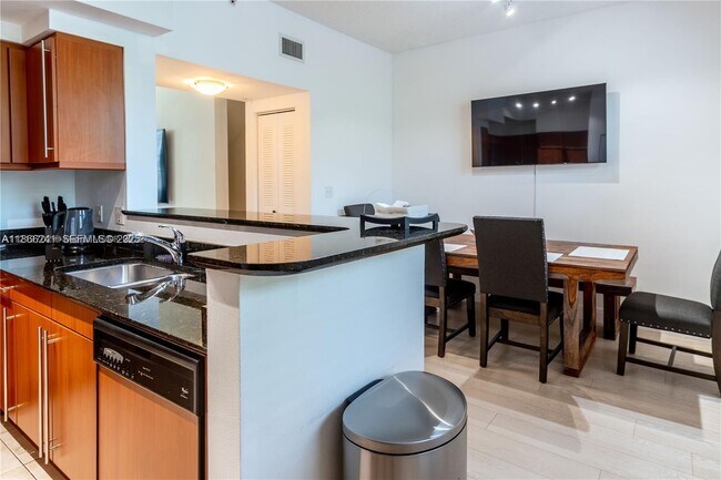 Building Photo - 2069 S Ocean Dr