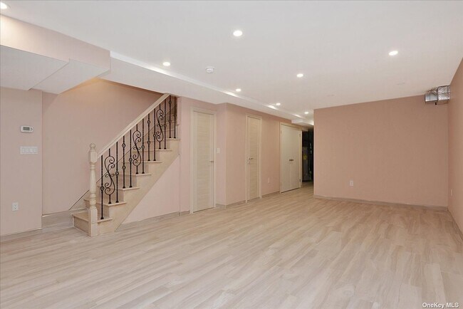 Building Photo - 144-24-144-68 68th Dr