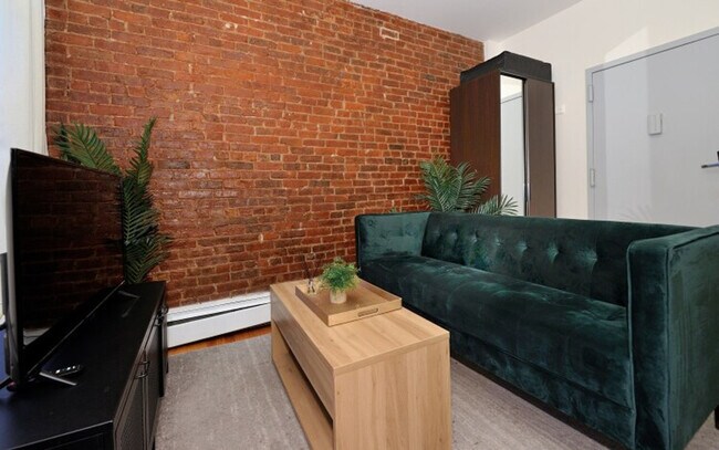 Foto del edificio - 338 W 36th St.