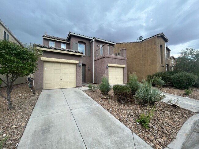 Building Photo - South west single family home with split g...