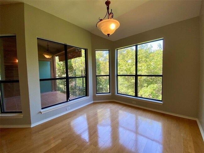 Building Photo - 4711 Spicewood Springs Rd