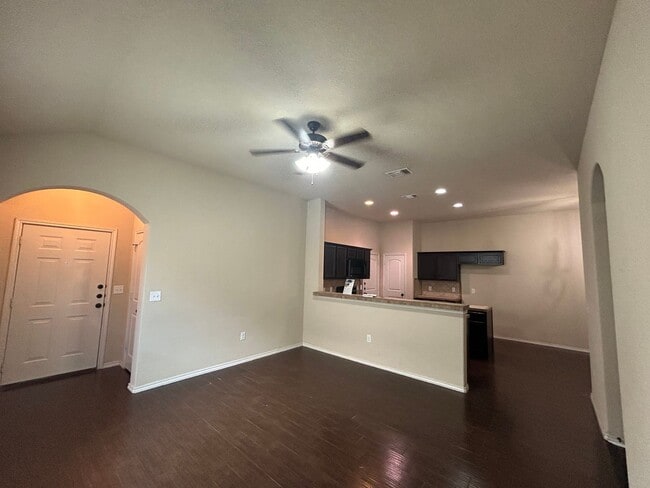 Building Photo - 3/2/2  in Creekside Crossing / Fenced in Yard / Wings to Hide Trash Cans / Interior Washer & Drye...