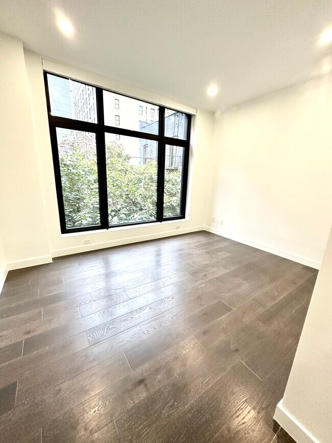 Foto del edificio - 249 E 50th St