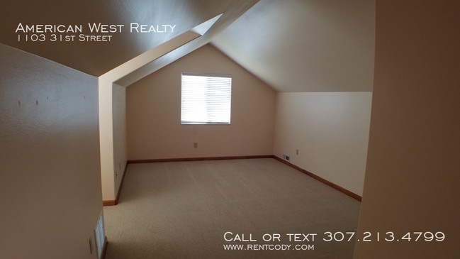 Building Photo - 4bed/3bath/1car