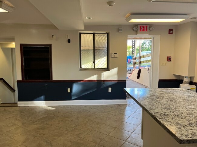 Building Photo - 1397-1399 State St