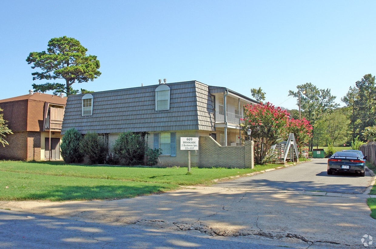 609 Brookside Dr, Little Rock, AR 72205 Apartments in Little Rock, AR