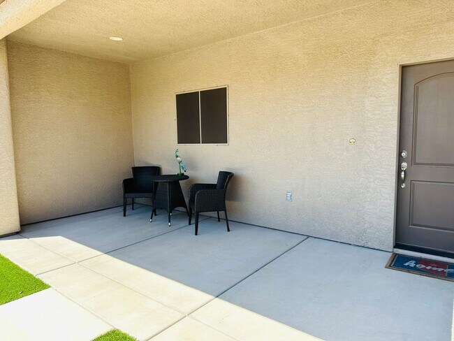 Building Photo - FULL OR SHORT TIME RENTAL 2BD/2BA Fully Fu...