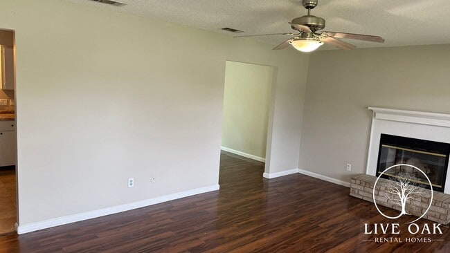 Building Photo - 967 Birchfield Dr
