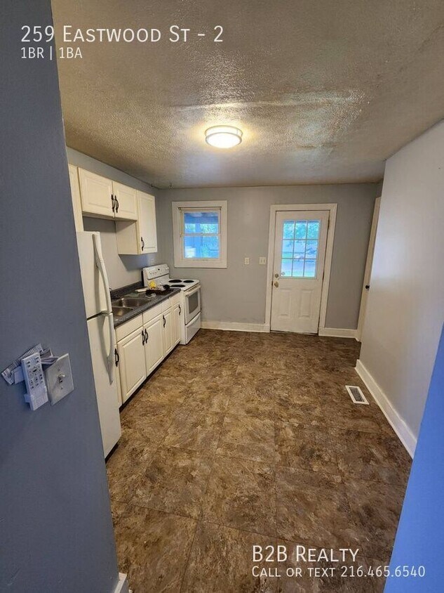 Foto principal - 259 Eastwood St