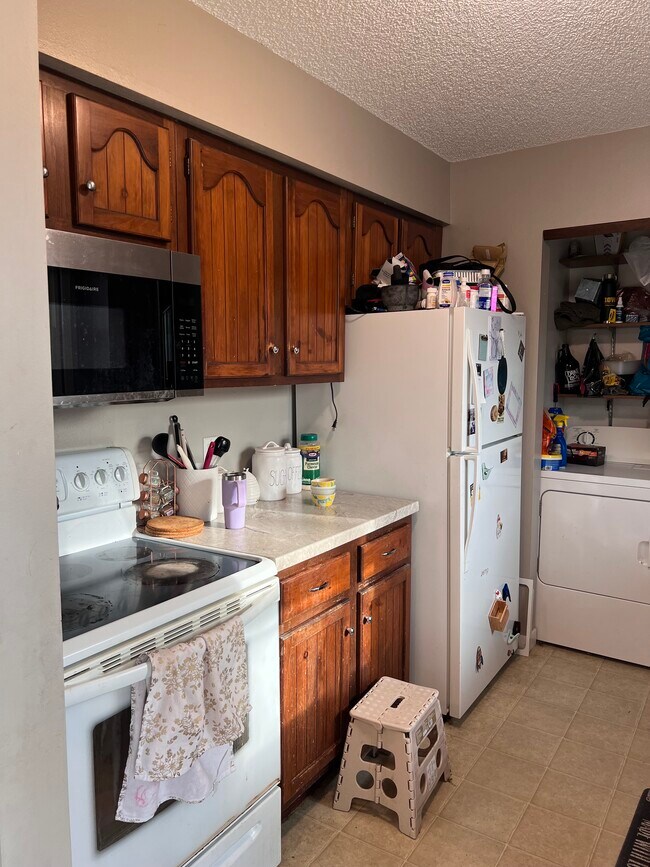 nuevos electrodomésticos de cocina - 1460 Eastview Dr