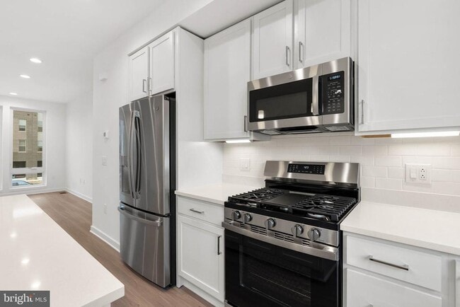 Building Photo - 3000 Schirra Ln