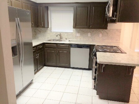 Building Photo - 113 E Blancas Dr