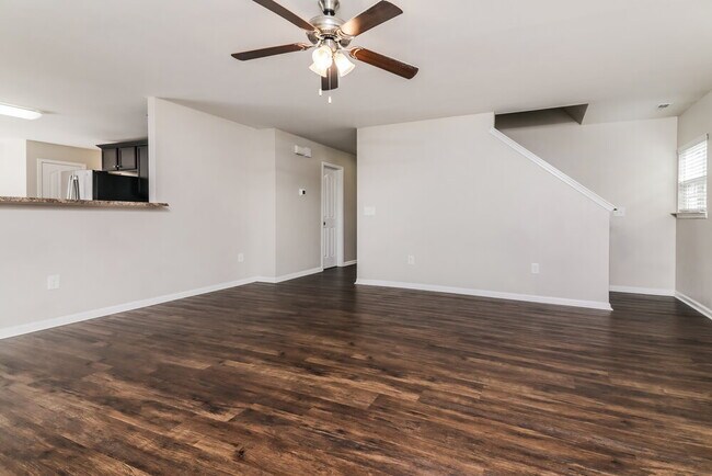 Building Photo - 8007 Spiderlily Ct