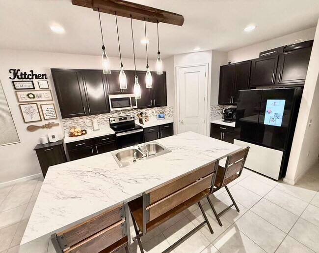 Foto del edificio - 184 Summershore Dr