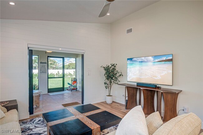 Foto del edificio - 577 98th Ave N