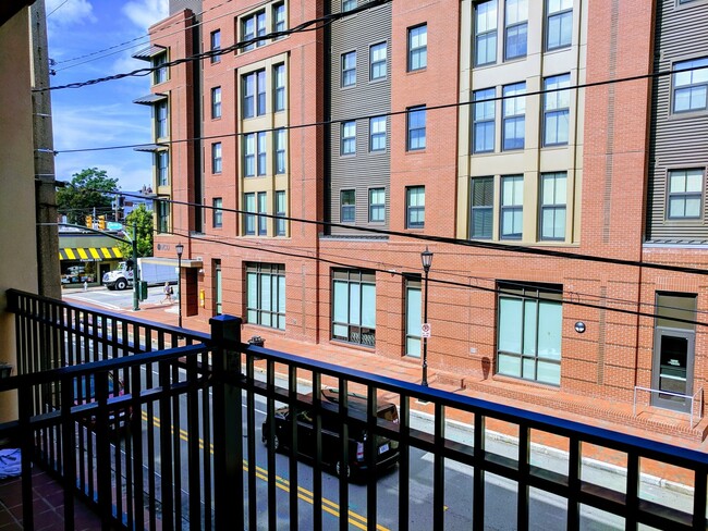 Building Photo - 517 N Harrison St