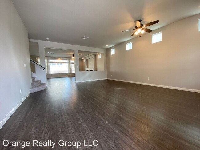 Building Photo - 4 br, 2.5 bath House - 9802 Russian Hill St.