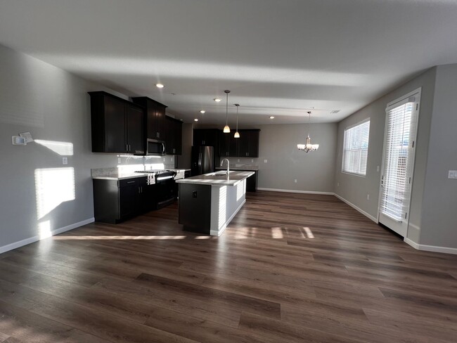 Foto del edificio - NEW & Spacious 3/2.5 Townhome in Minden