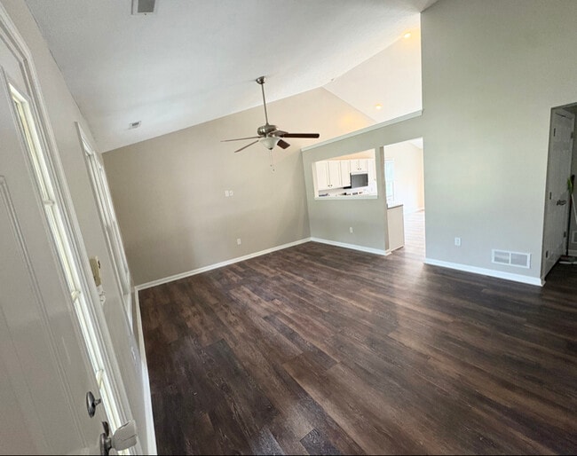 Building Photo - 10264 Knob Hill Dr