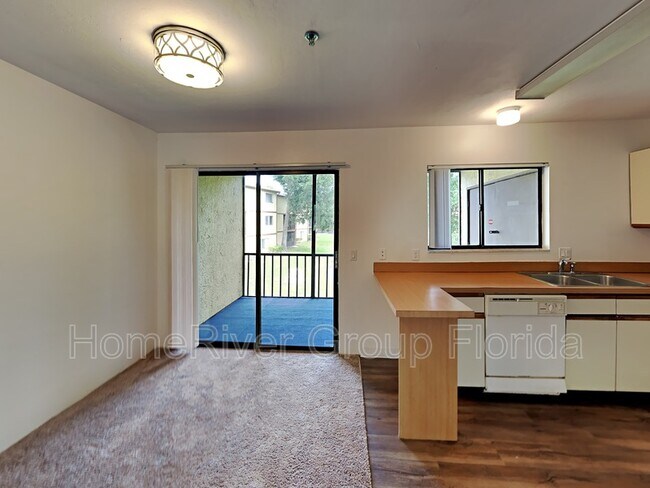 Foto del edificio - 7808 Shadowood Dr