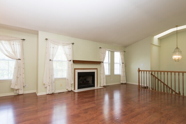 Foto del edificio - 483 Grosse Pointe Cir