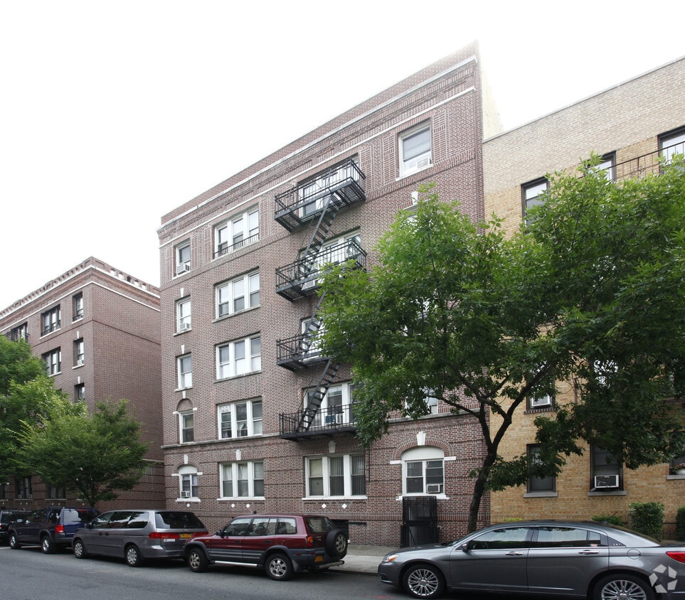 Primary Photo - 31-69 33rd St
