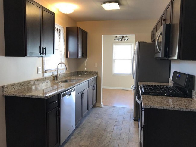 Foto del edificio - 2372 Crescent Ln S