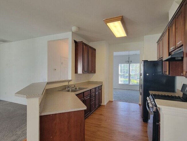Building Photo - 177 Autumn Falls.. Autumn Cove Townhomes.....