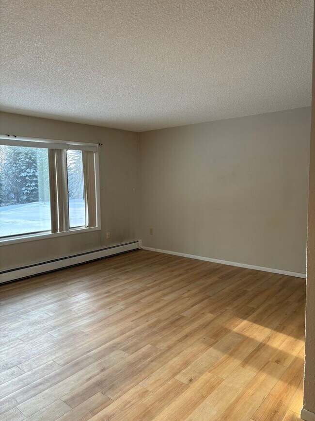 Building Photo - Lease Only-Fideler Rd 621-SB