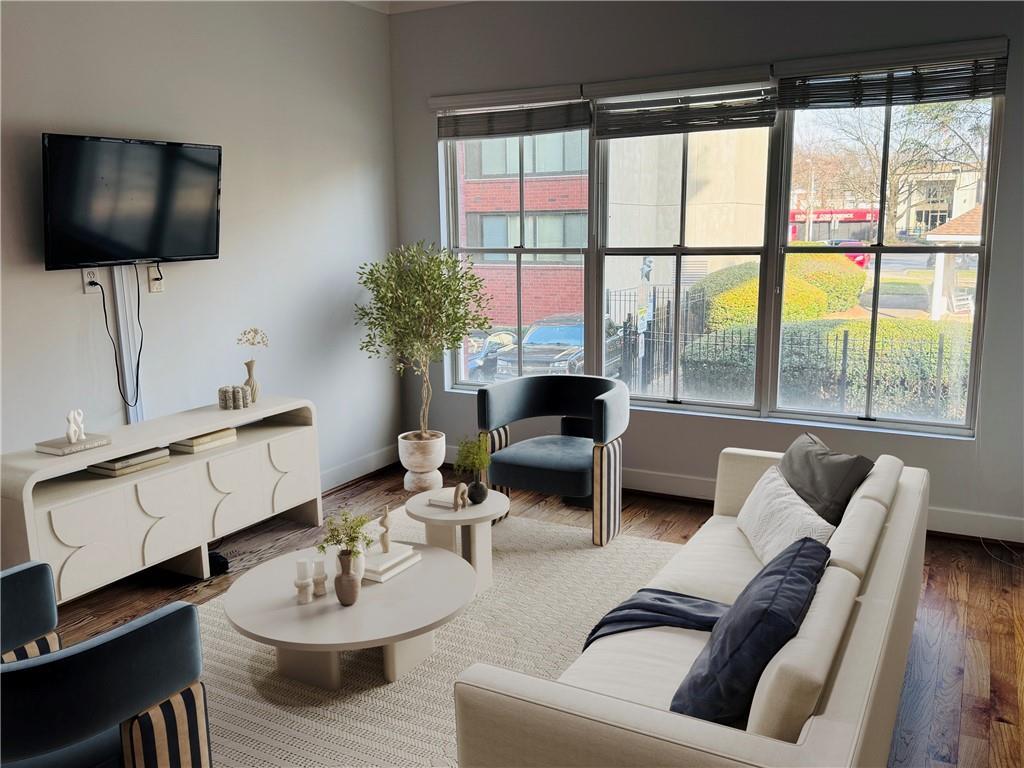 Foto principal - 384 Ralph McGill Blvd NE