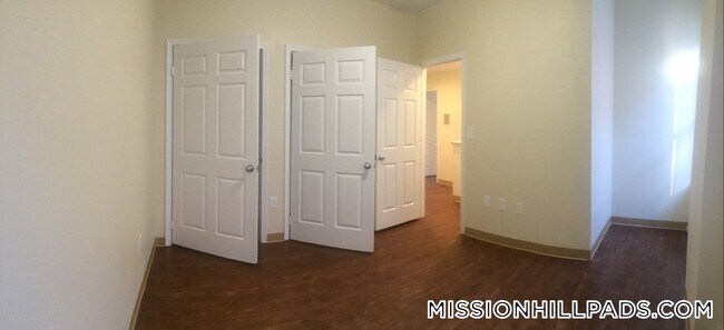 Building Photo - 13 Ruggles St