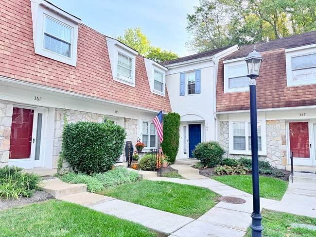 Photo - 365 Saybrook Ln Townhome