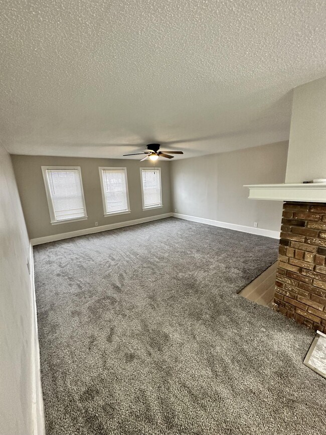 1718 Glenmont Rd Unit 3, Cleveland Heights, OH 44118 Room for Rent in