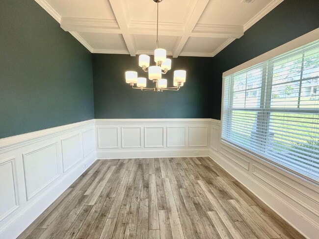 Building Photo - Spacious 4 Bedroom, 2 And A Half Bath Nest...