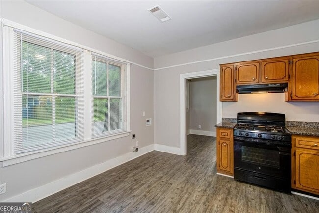 Building Photo - 107 Ellis St