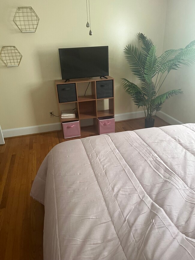 Bedroom - 465 Meadstown Rd